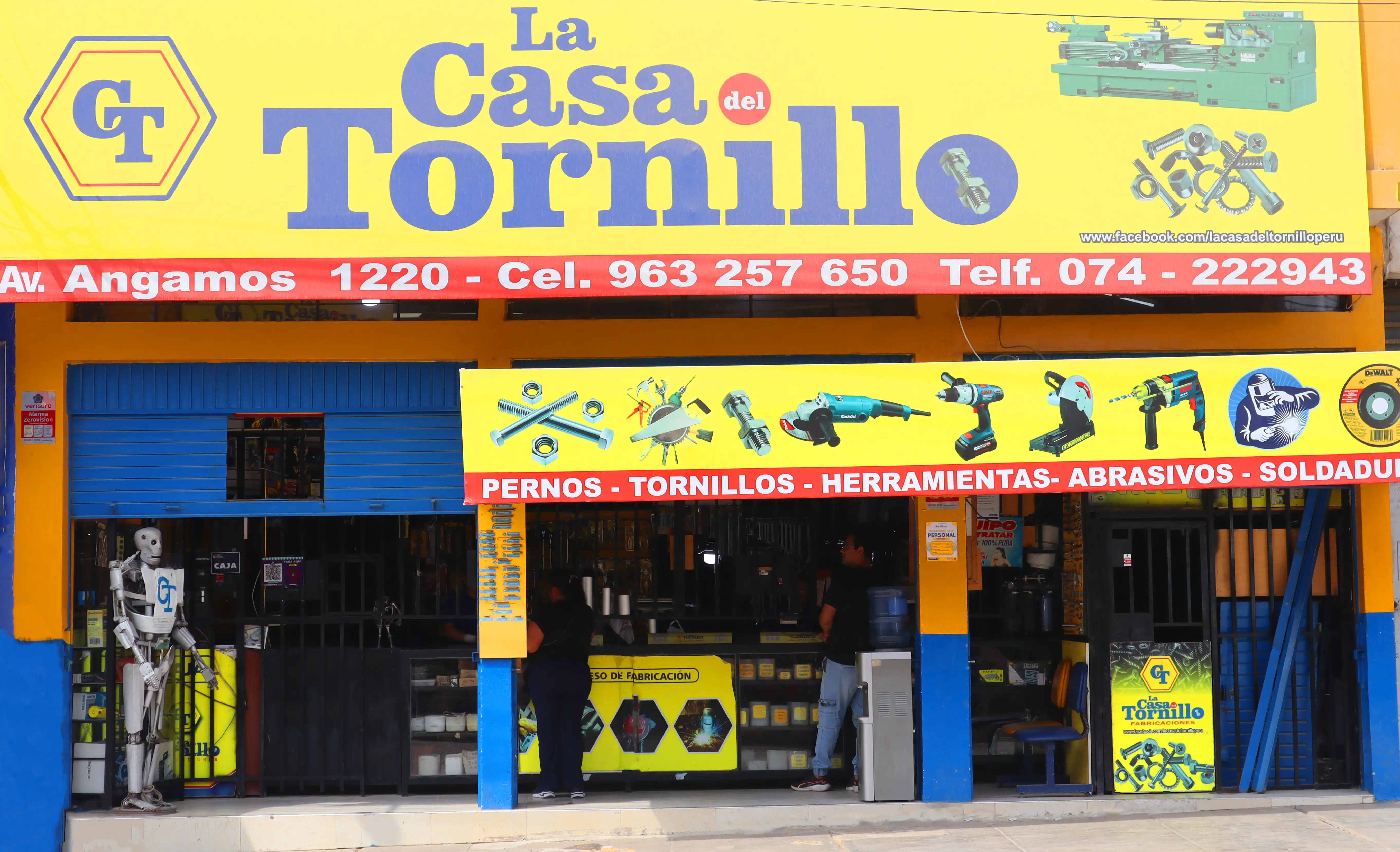 Fachada de Sede Angamos